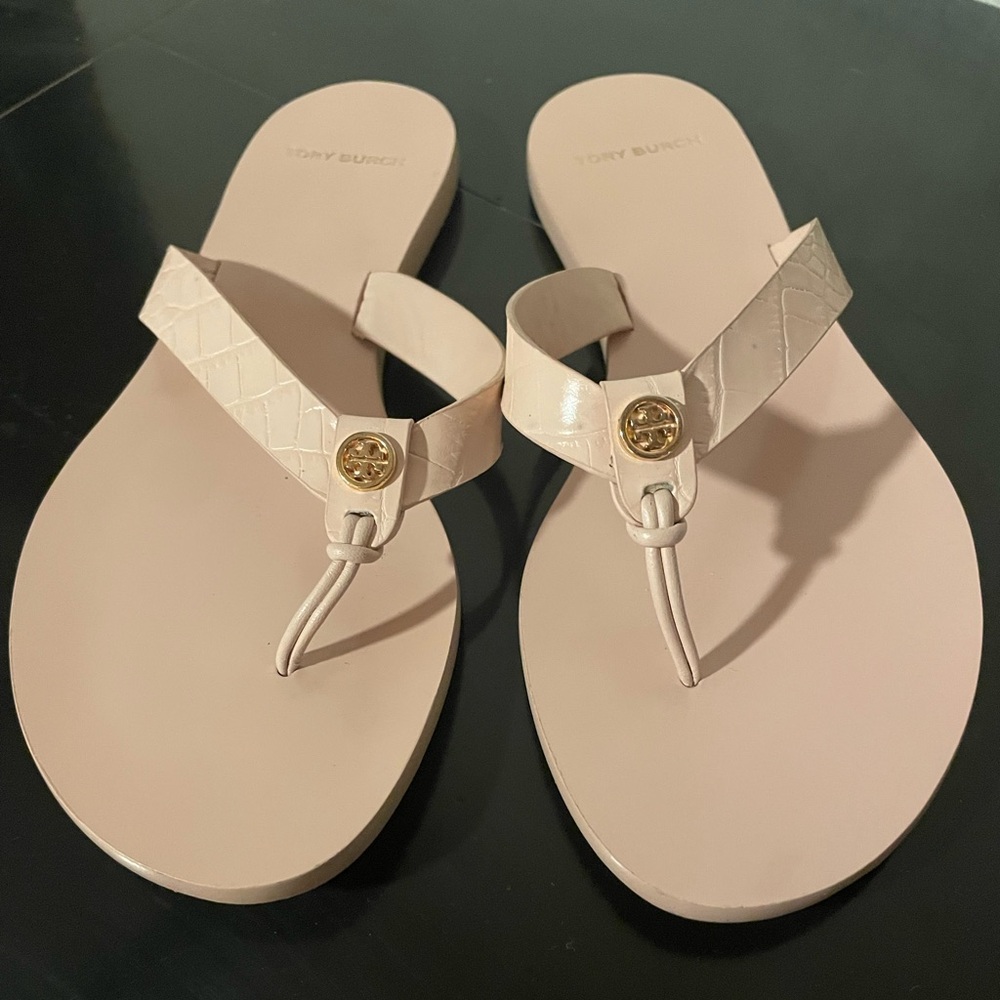 Tory Burch soft pink leather flip flops. Size 8.